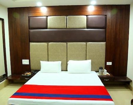 Hotel Ng Paradise Jagadhri Ngoại thất bức ảnh