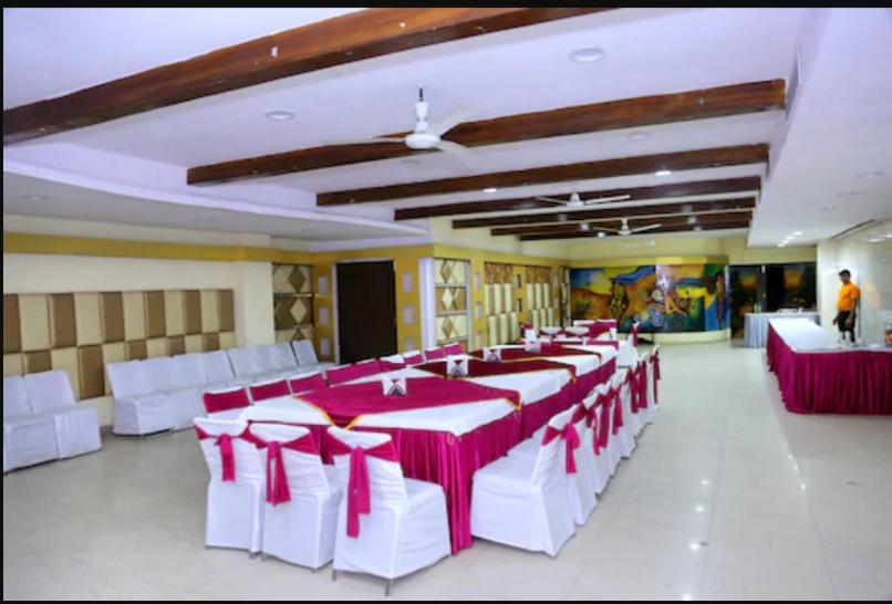 Hotel Ng Paradise Jagadhri Ngoại thất bức ảnh